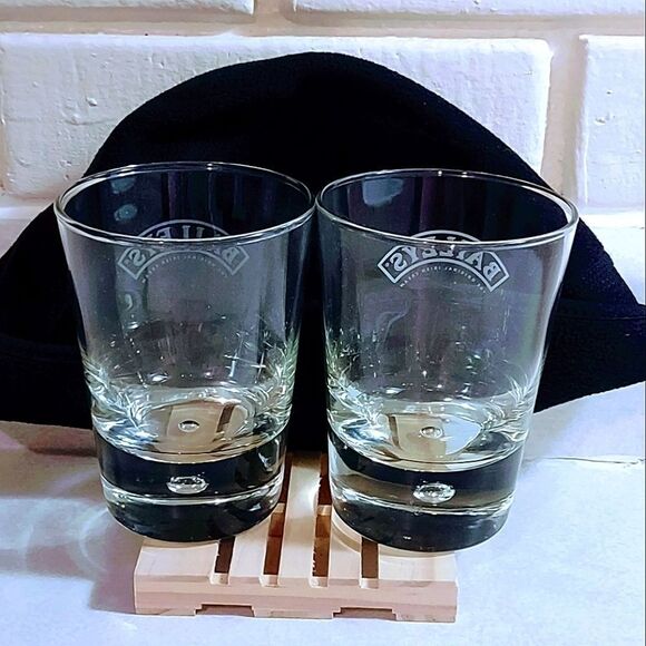 Bailey's irish cream ETCHED BAILEY'S CONTROLLED BUBBLE 6 Oz. GLASSES SET Of 2 - Picture 5 of 5